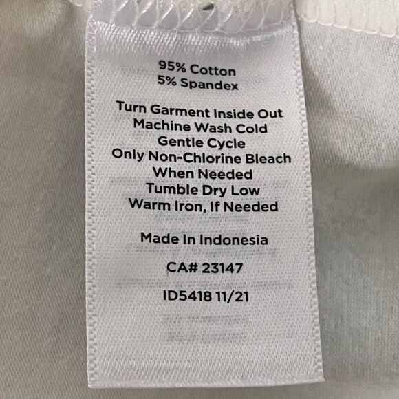 Talbots Petite Crewneck Tee   Green Paisley   Sz MP - Picture 4 of 4